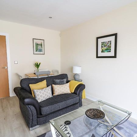6 Erwr Brenhinoedd Villa Ammanford Dış mekan fotoğraf