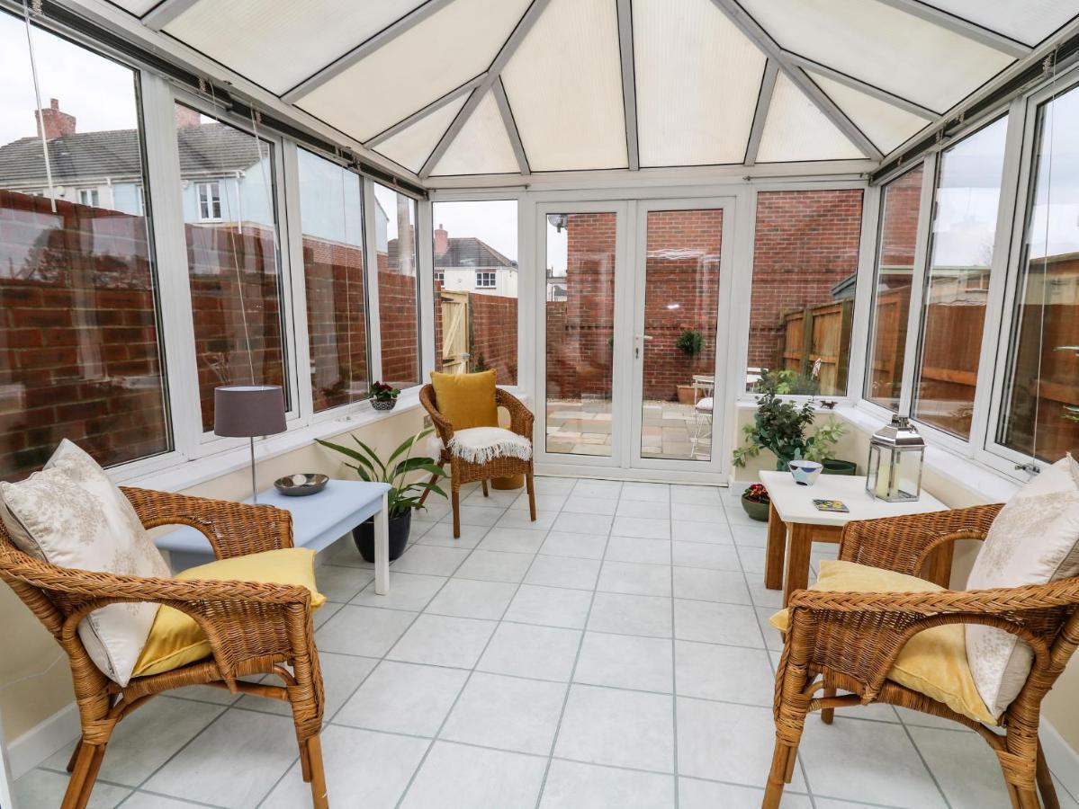 6 Erwr Brenhinoedd Villa Ammanford Dış mekan fotoğraf