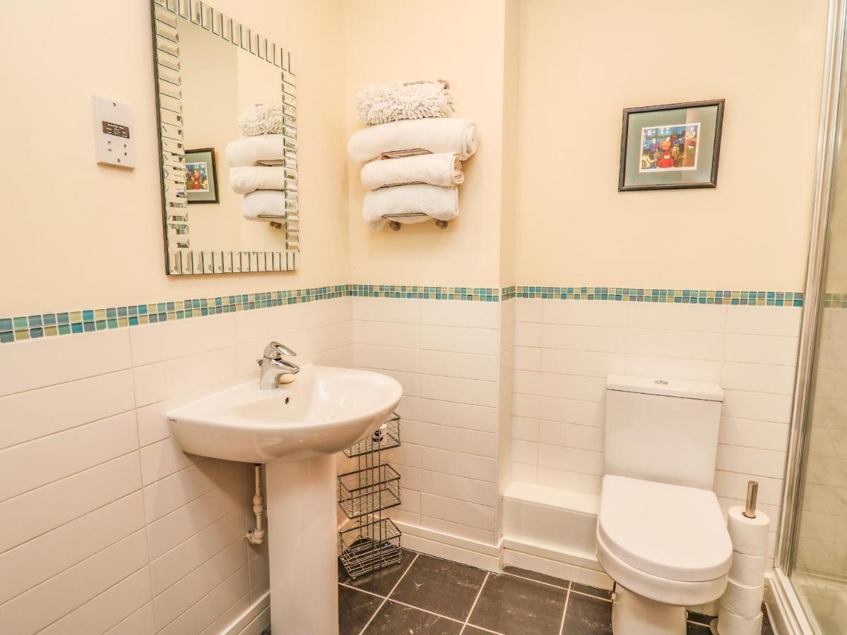 6 Erwr Brenhinoedd Villa Ammanford Dış mekan fotoğraf