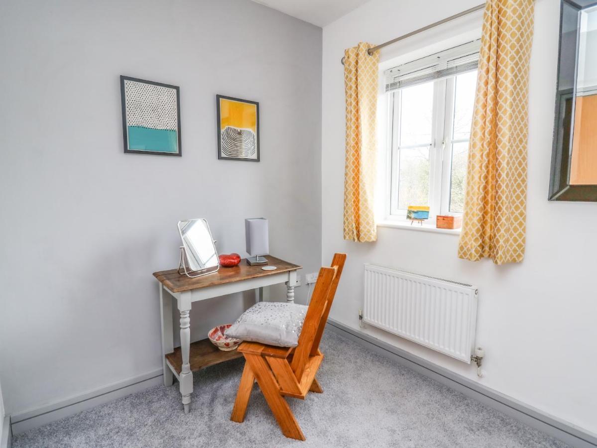6 Erwr Brenhinoedd Villa Ammanford Dış mekan fotoğraf