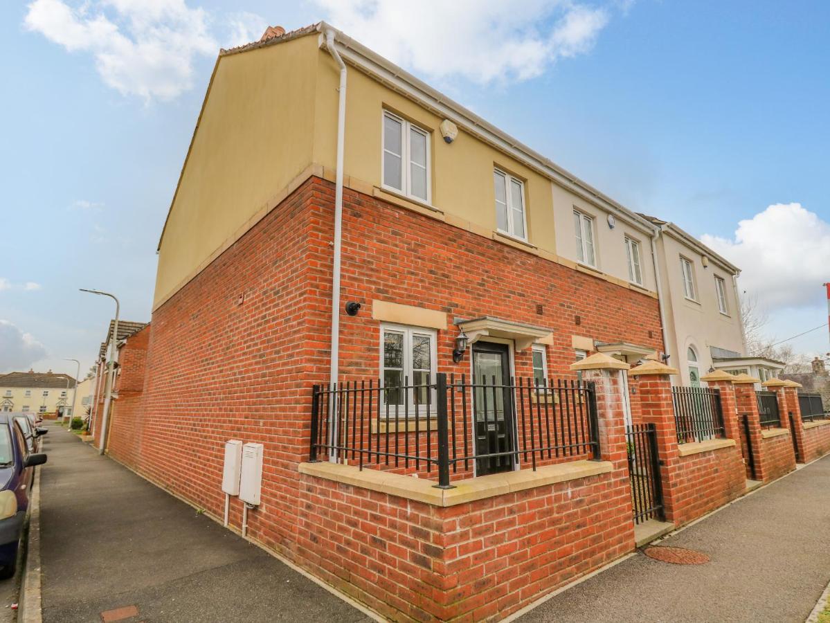 6 Erwr Brenhinoedd Villa Ammanford Dış mekan fotoğraf